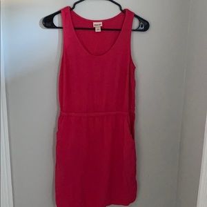 Pink sundress with pockets and small back cut out